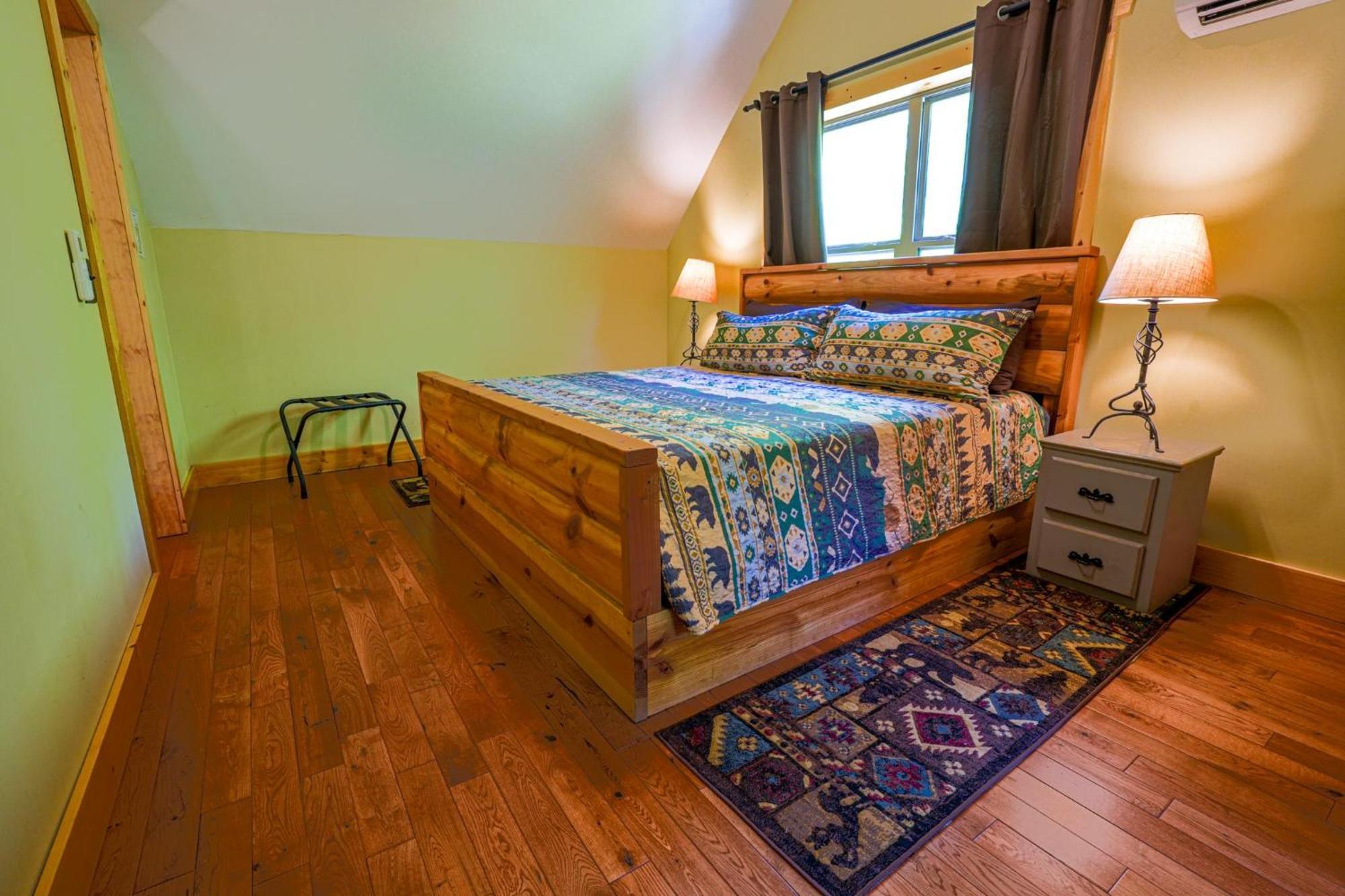New Listing! Wine Country Retreat - 2 Bed, Hot Tub Villa Dahlonega Exteriör bild